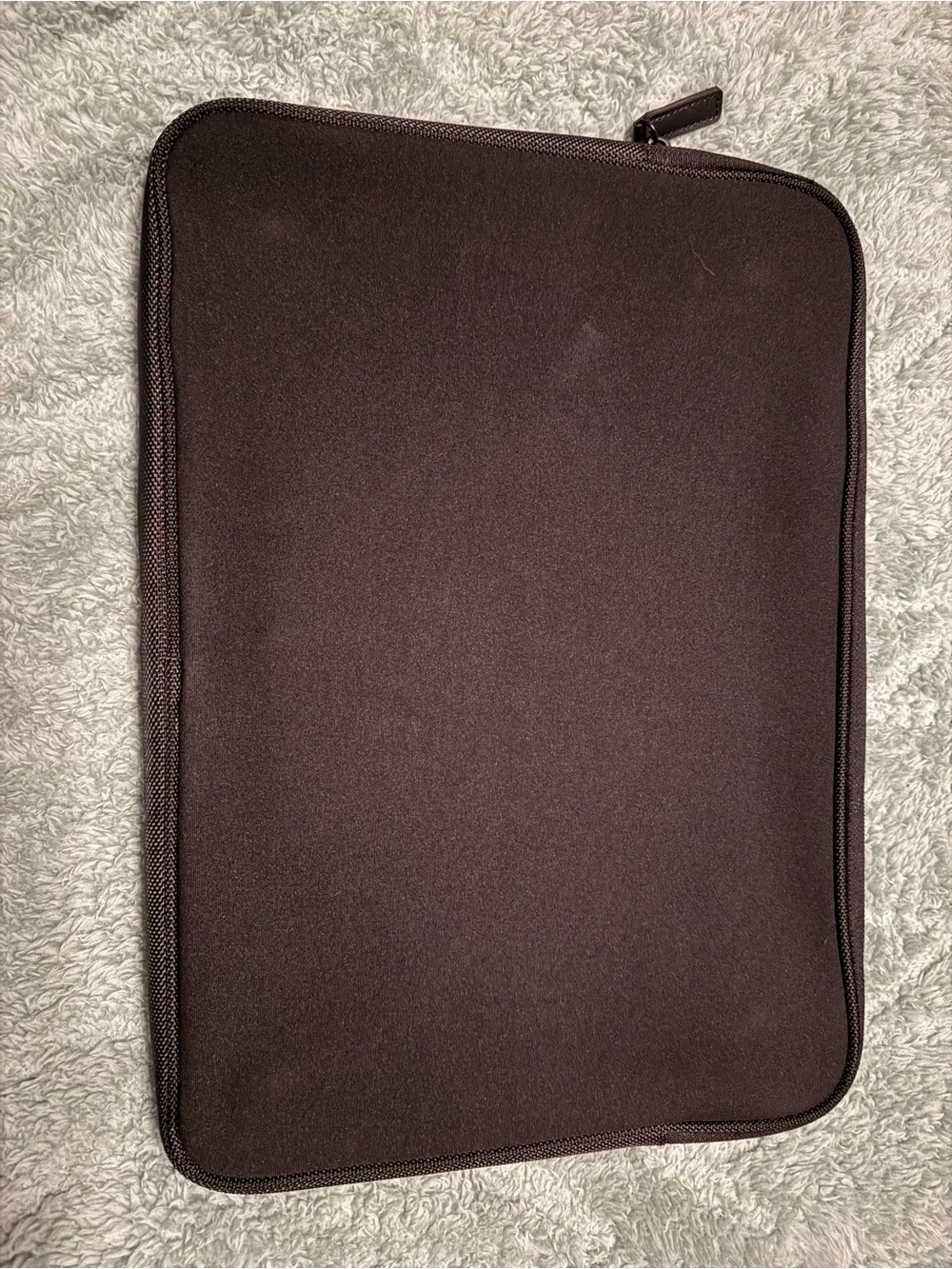 HP 15in Black Neoprene Padded Laptop Sleeve Case with Zipper Closure